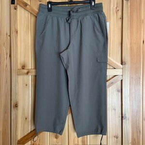 Women's RBX Prime Anywhere Cargo Capri -Olive Size Med NWT